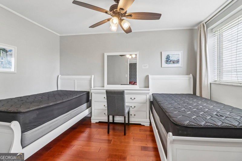 Photo 9 of 215 Piedmont Avenue NE #602