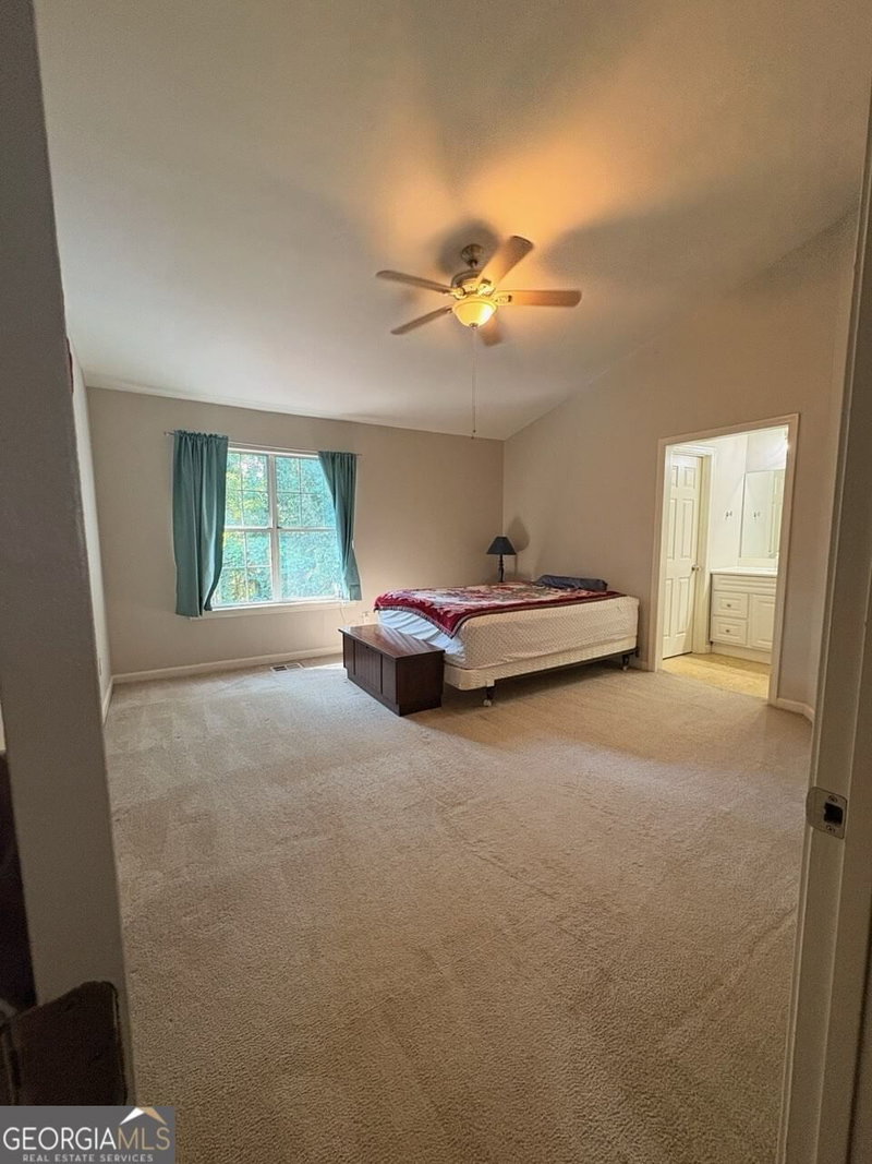 Photo 9 of 6422 Wedgeview Drive