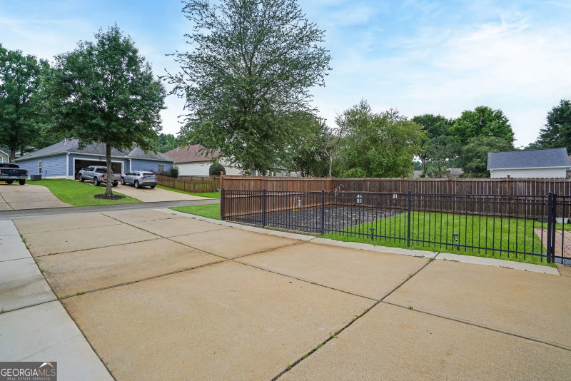 Photo 32 of 143 Fairway Drive