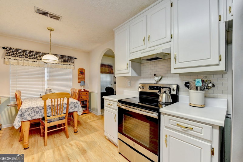 Photo 16 of 940 Willow Springs Court
