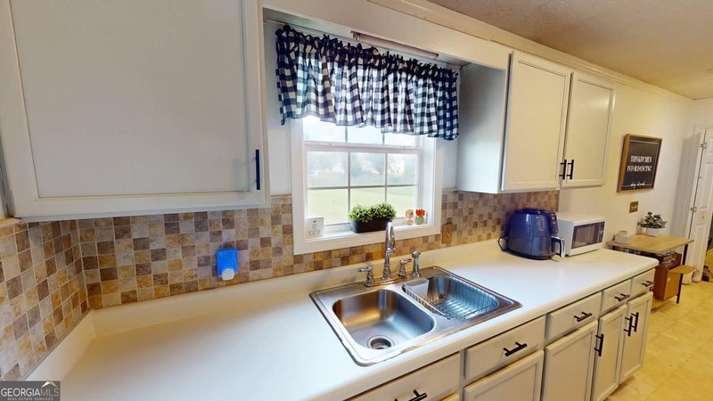 Photo 9 of 2124 Broad Street