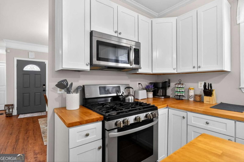 Photo 17 of 2493 Burtz Street NW