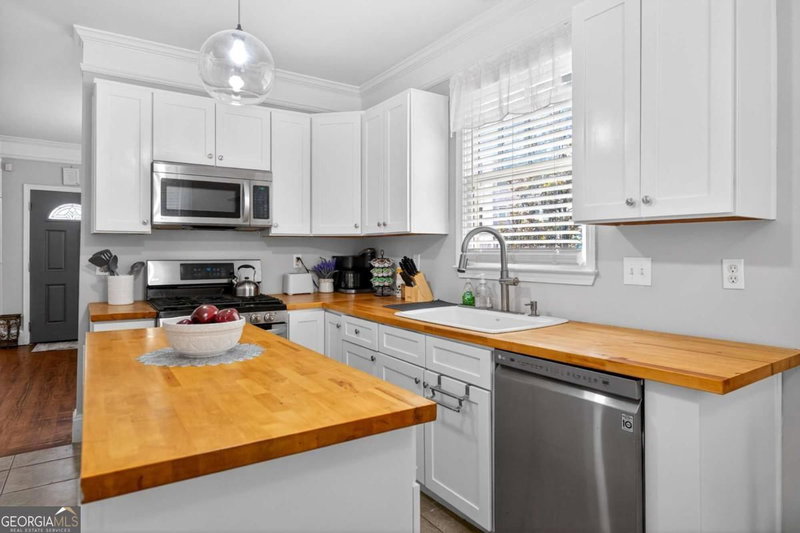 Photo 19 of 2493 Burtz Street NW
