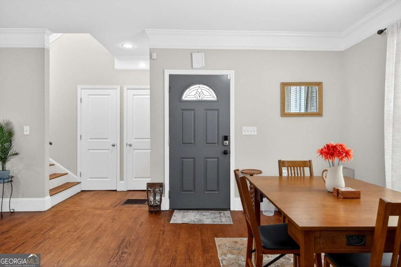 Photo 7 of 2493 Burtz Street NW