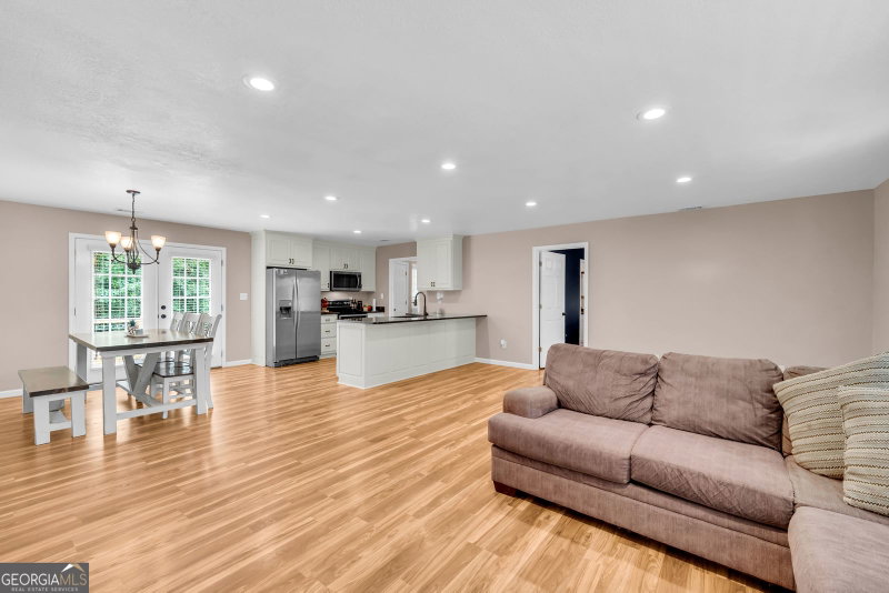 Photo 17 of 423 N Point Circle