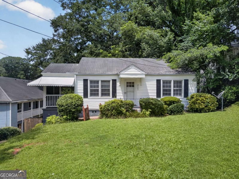 Photo 28 of 2727 Humphries Street