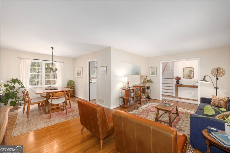 Photo 9 of 3921 Woburn Drive