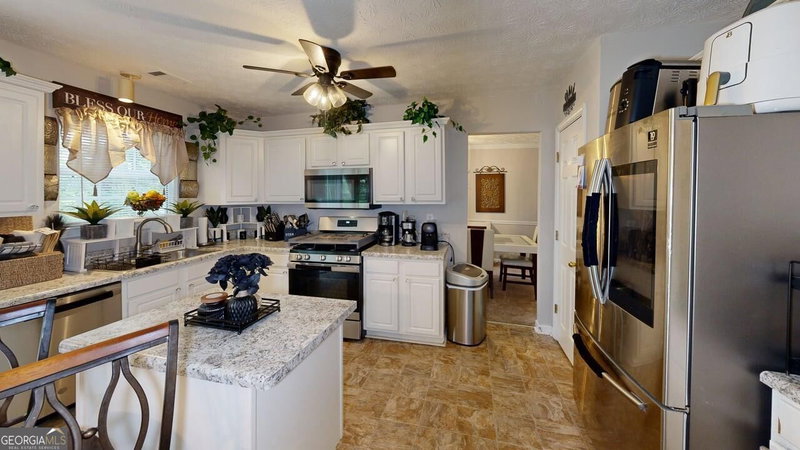 Photo 11 of 5613 Winchester Place