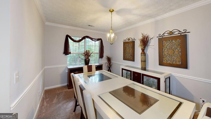 Photo 10 of 5613 Winchester Place