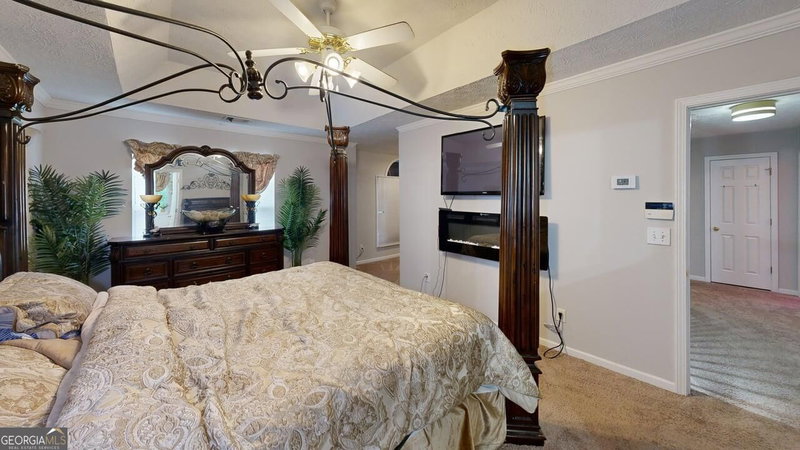 Photo 14 of 5613 Winchester Place