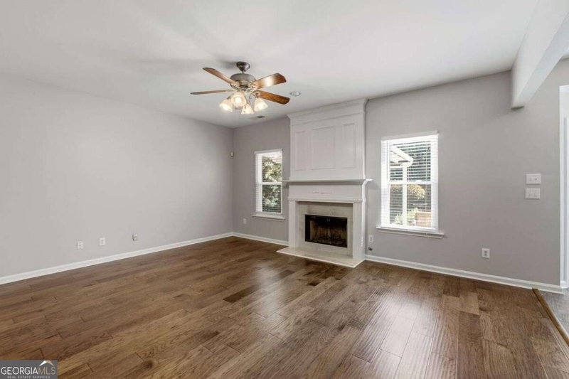 Photo 12 of 2031 Dartmoth Way