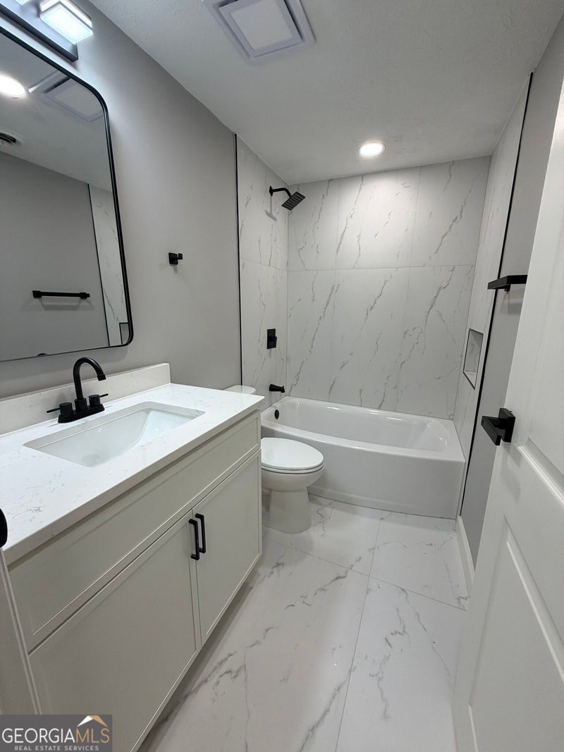Photo 18 of 5770 Ivywood Drive