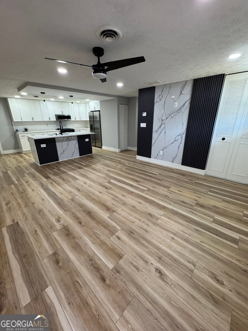 Photo 6 of 5770 Ivywood Drive