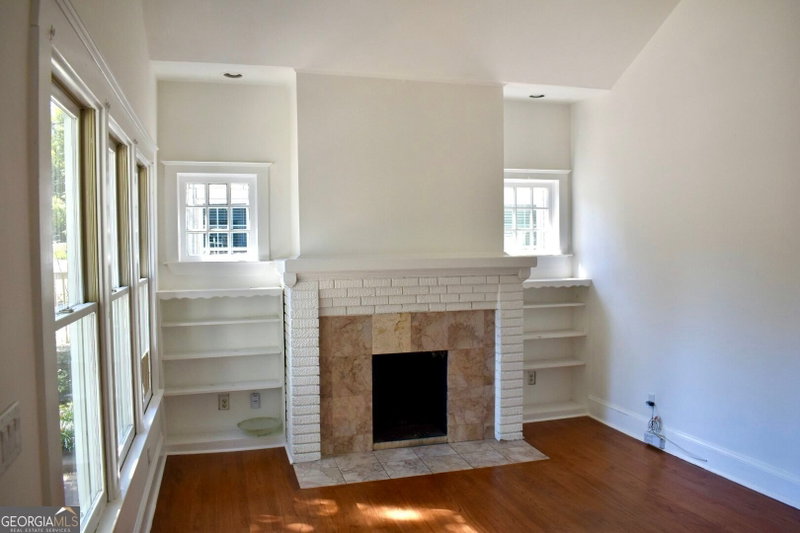 Photo 7 of 510 Winton Terrace NE