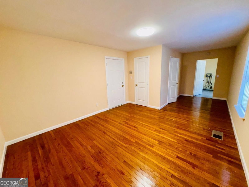 Photo 8 of 880 Cascade Avenue SW