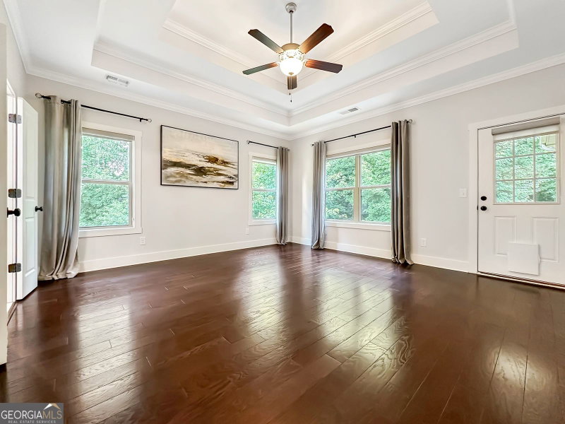 Photo 19 of 415 Vanderbilt Parkway