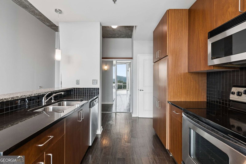 Photo 7 of 943 Peachtree Street NE #1314