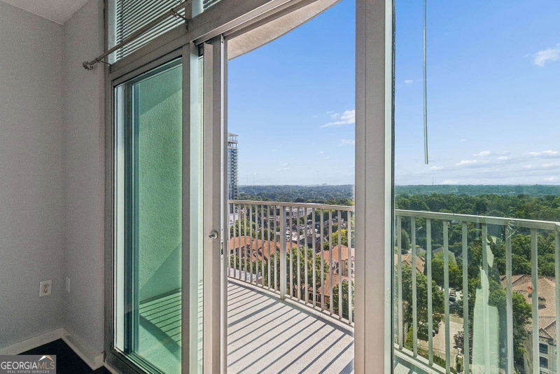 Photo 18 of 943 Peachtree Street NE #1314