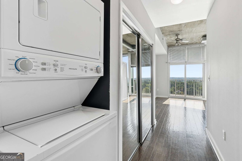 Photo 13 of 943 Peachtree Street NE #1314