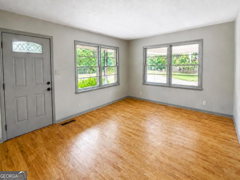 Photo 4 of 203 Briarwood Drive