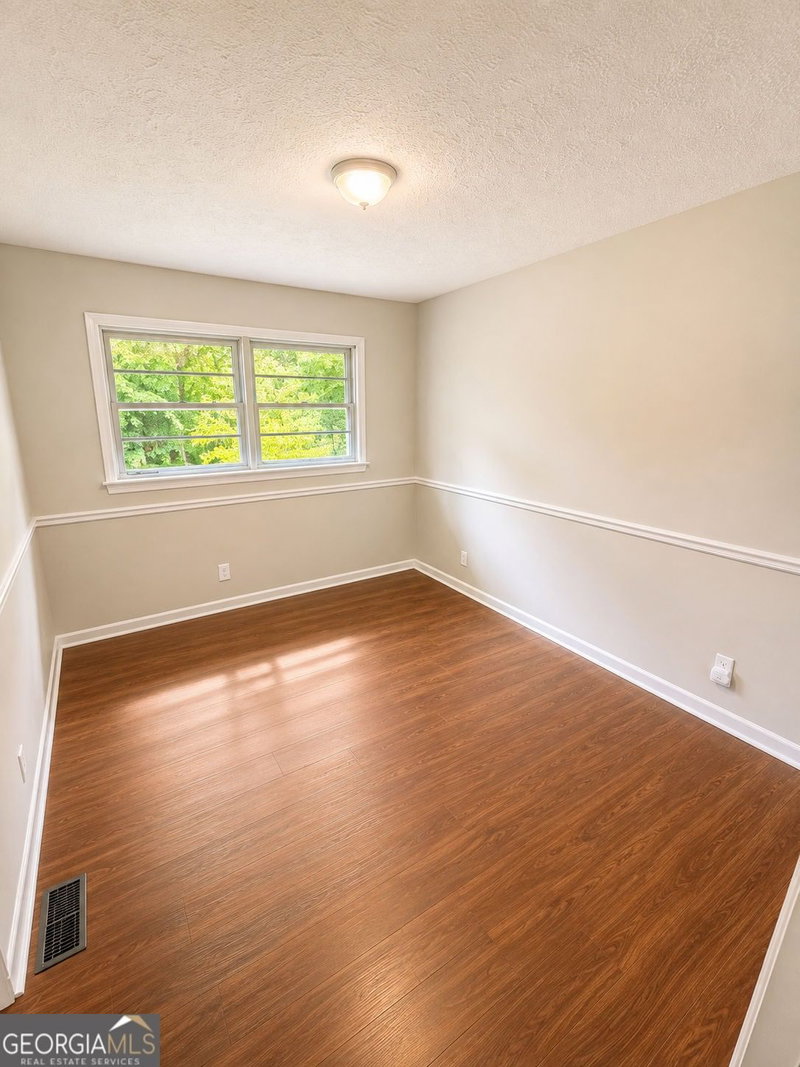 Photo 9 of 203 Briarwood Drive