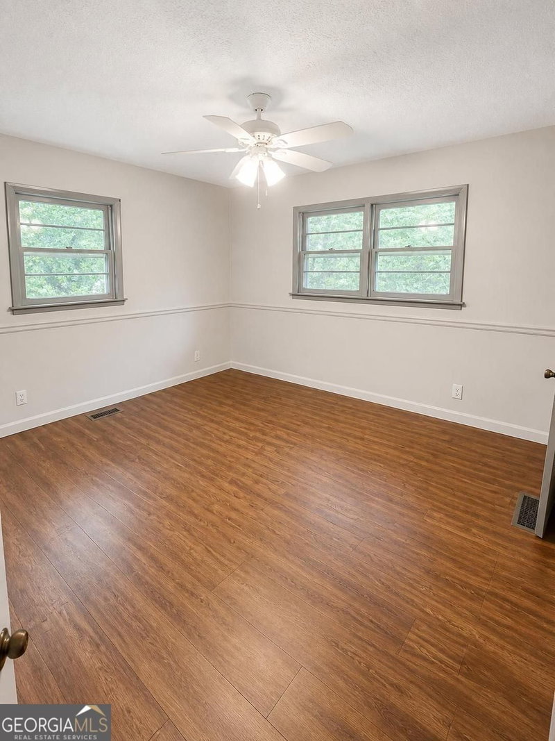 Photo 10 of 203 Briarwood Drive