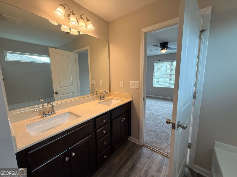 Photo 8 of 254 Hamilton Pointe Drive