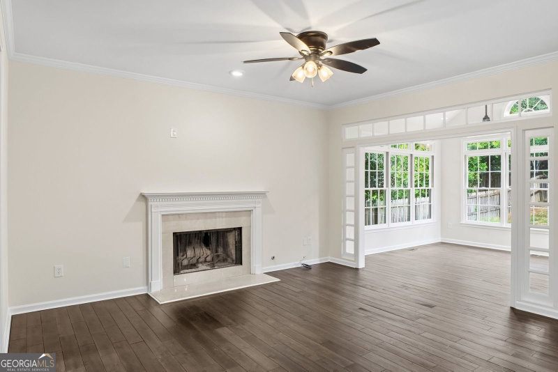 Photo 7 of 180 Shyrewood Drive