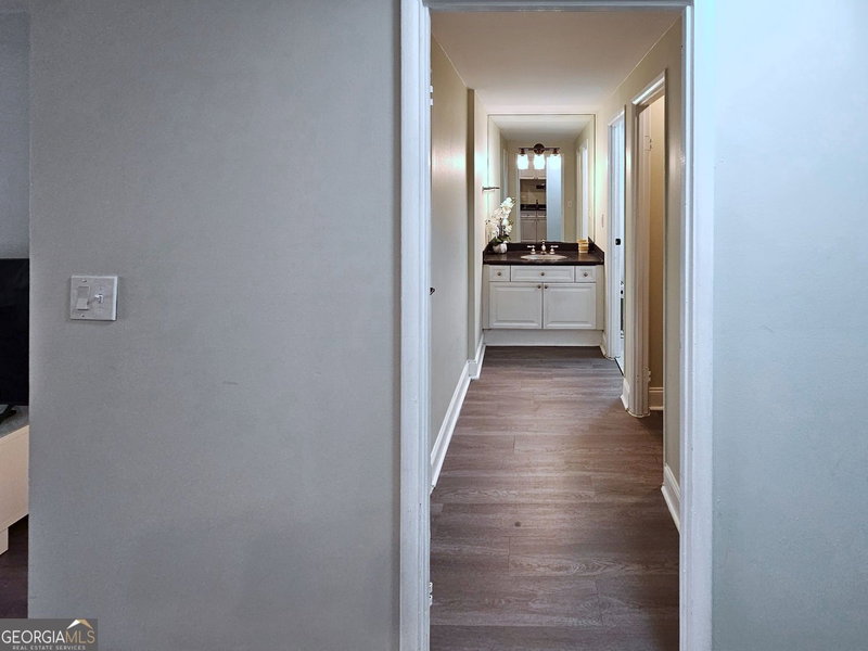 Photo 15 of 2479 Peachtree Road NE #611