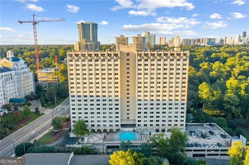 Photo 27 of 2479 Peachtree Road NE #611