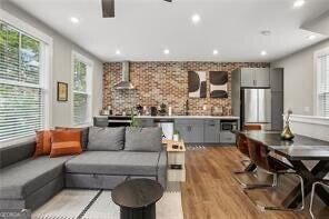Photo 6 of 1280 Longreen Terrace NW