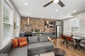 Photo 5 of 1280 Longreen Terrace NW