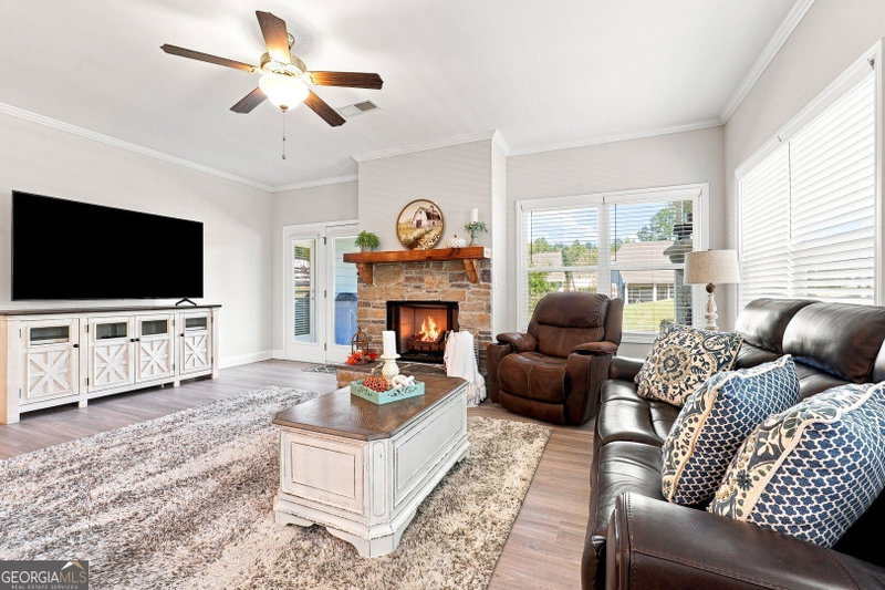 Photo 4 of 130 Heritage Pointe Drive