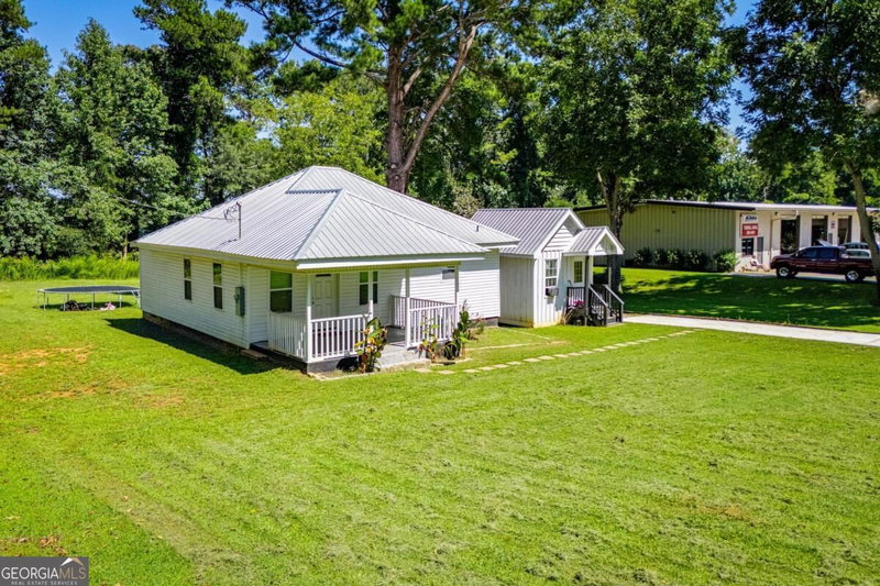 Photo 10 of 405 Old Bremen Road