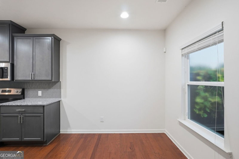 Photo 9 of 5267 Mill Way