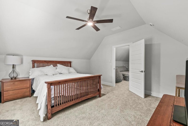 Photo 43 of 1011 Peachtree Court