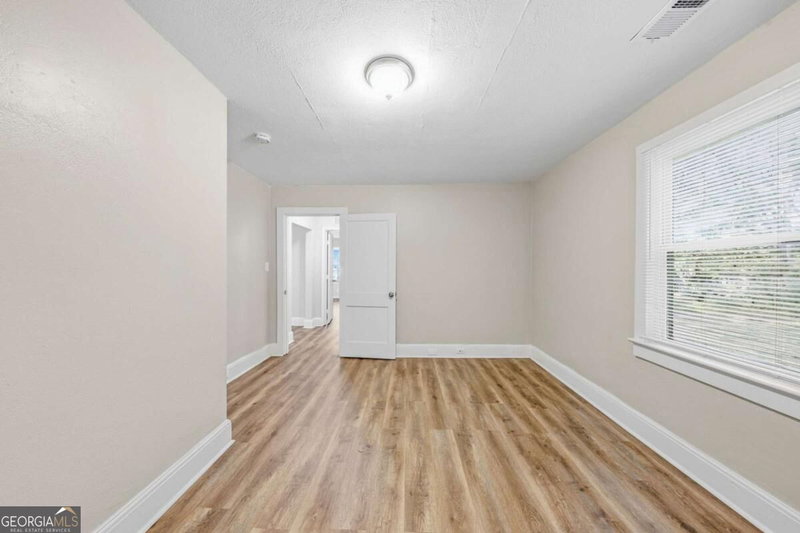 Photo 20 of 612 S Dogwood Street