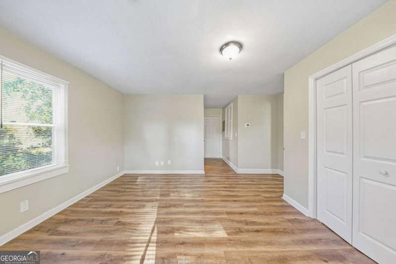 Photo 15 of 612 S Dogwood Street