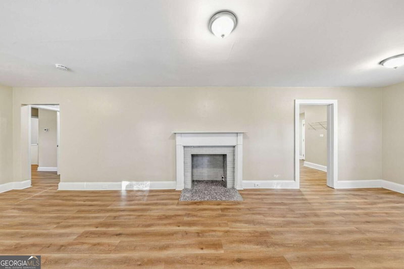 Photo 6 of 612 S Dogwood Street