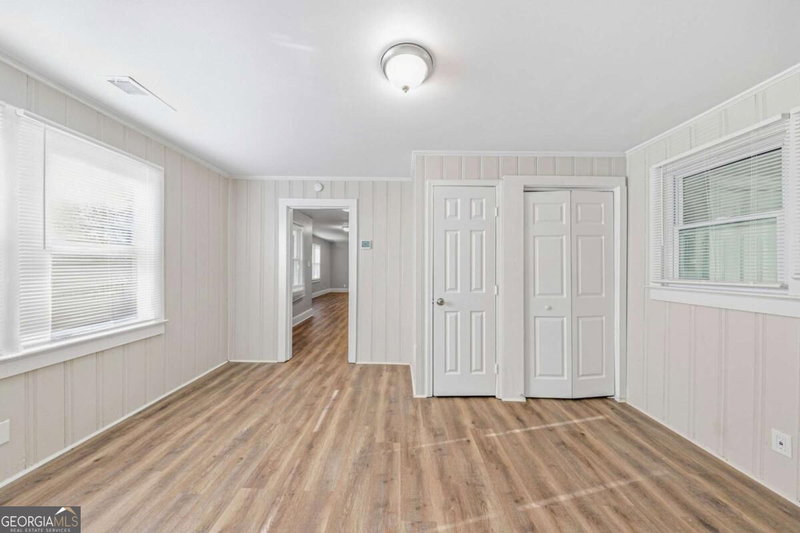 Photo 17 of 612 S Dogwood Street