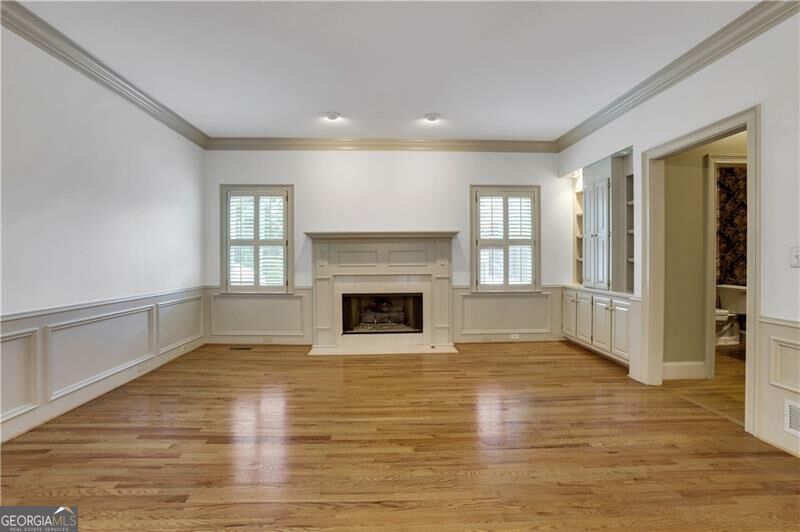 Photo 10 of 190 N Peachtree Street