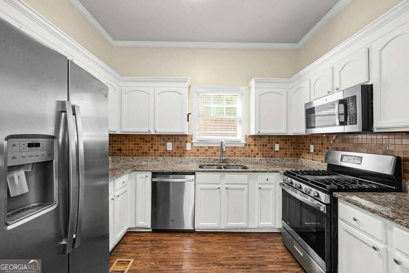Photo 17 of 731 Formwalt Street SW
