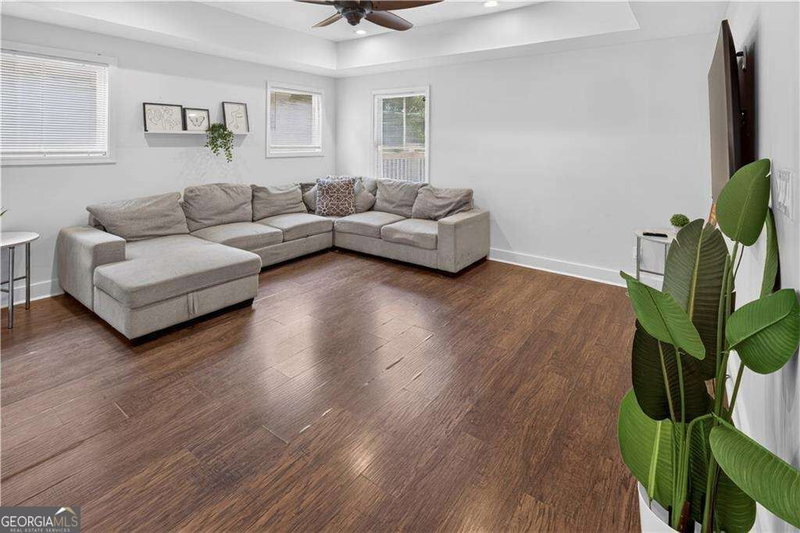 Photo 10 of 319 Lawton Street SW