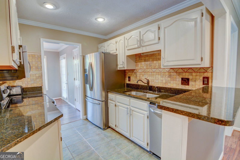 Photo 9 of 904 Peachtree Forest Terrace