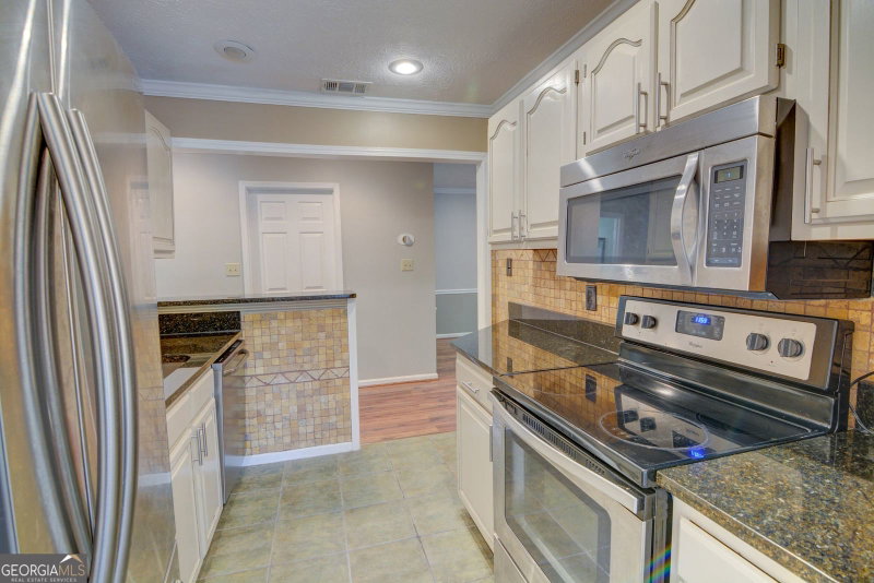 Photo 11 of 904 Peachtree Forest Terrace