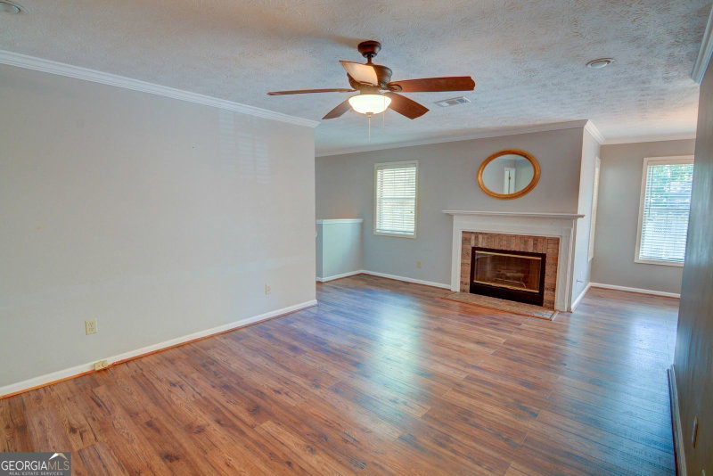 Photo 4 of 904 Peachtree Forest Terrace