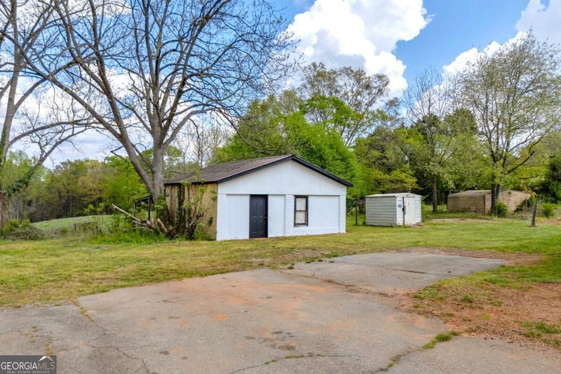 Photo 20 of 8606 Holly Springs Road