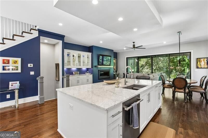 Photo 7 of 3000 Hermance Drive NE