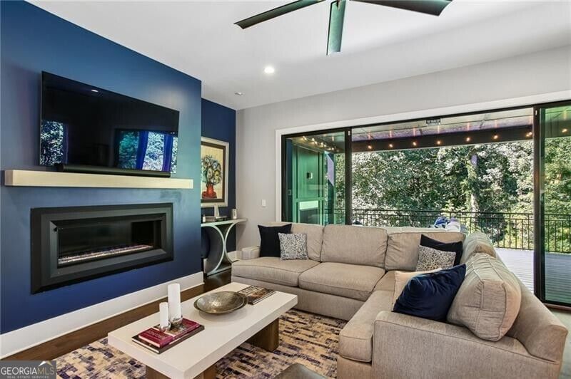 Photo 6 of 3000 Hermance Drive NE