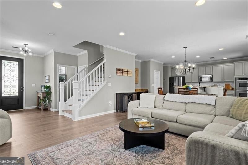 Photo 11 of 501 Rokeby Drive